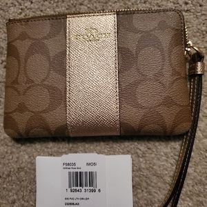 Coach wristlet (authentic)